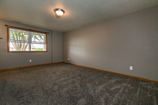 Building Photo - 3061 Stellar Eagle Dr