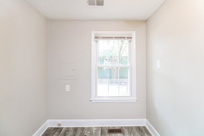 Building Photo - 1541 Beckham St