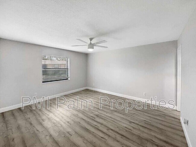 Building Photo - 1291 SE Parkview Pl