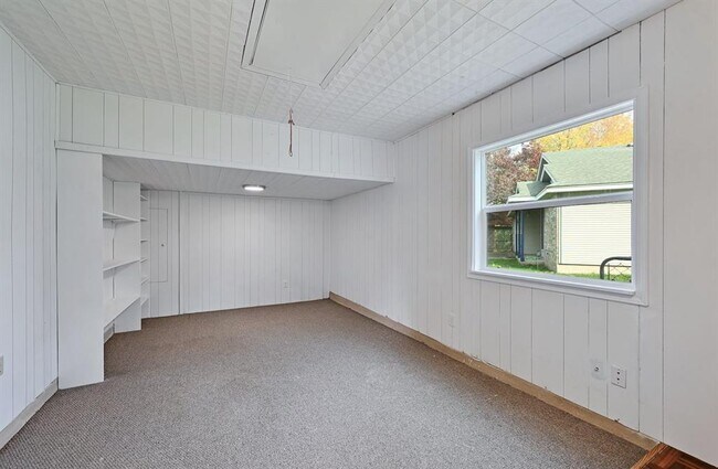Building Photo - 703 Hyde Park Ct