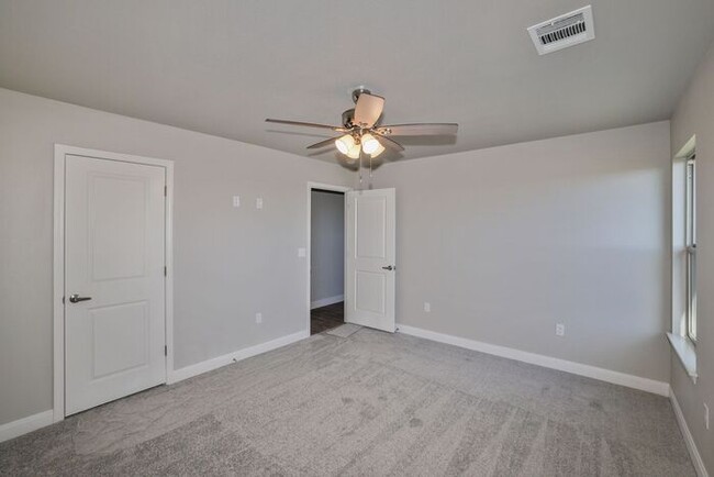 Building Photo - Brand New Large Townhome with Bonus Room!