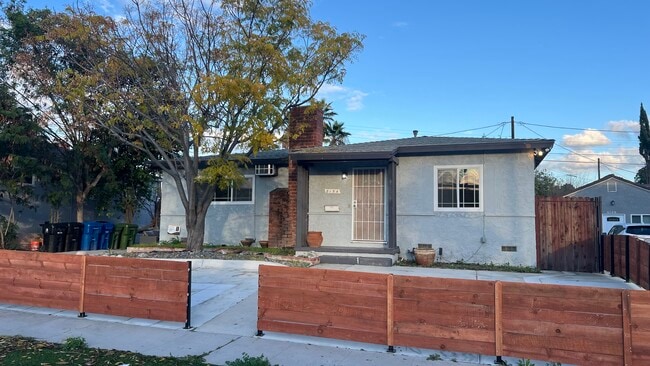 Building Photo - 8154 Potter Ave