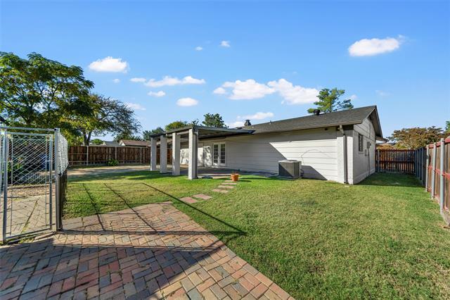 Building Photo - 3722 Hillsdale Ln