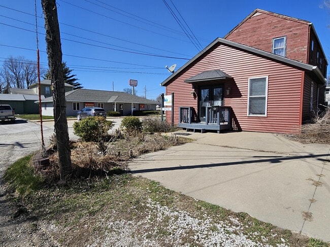 Building Photo - 602 W Burlington Ave