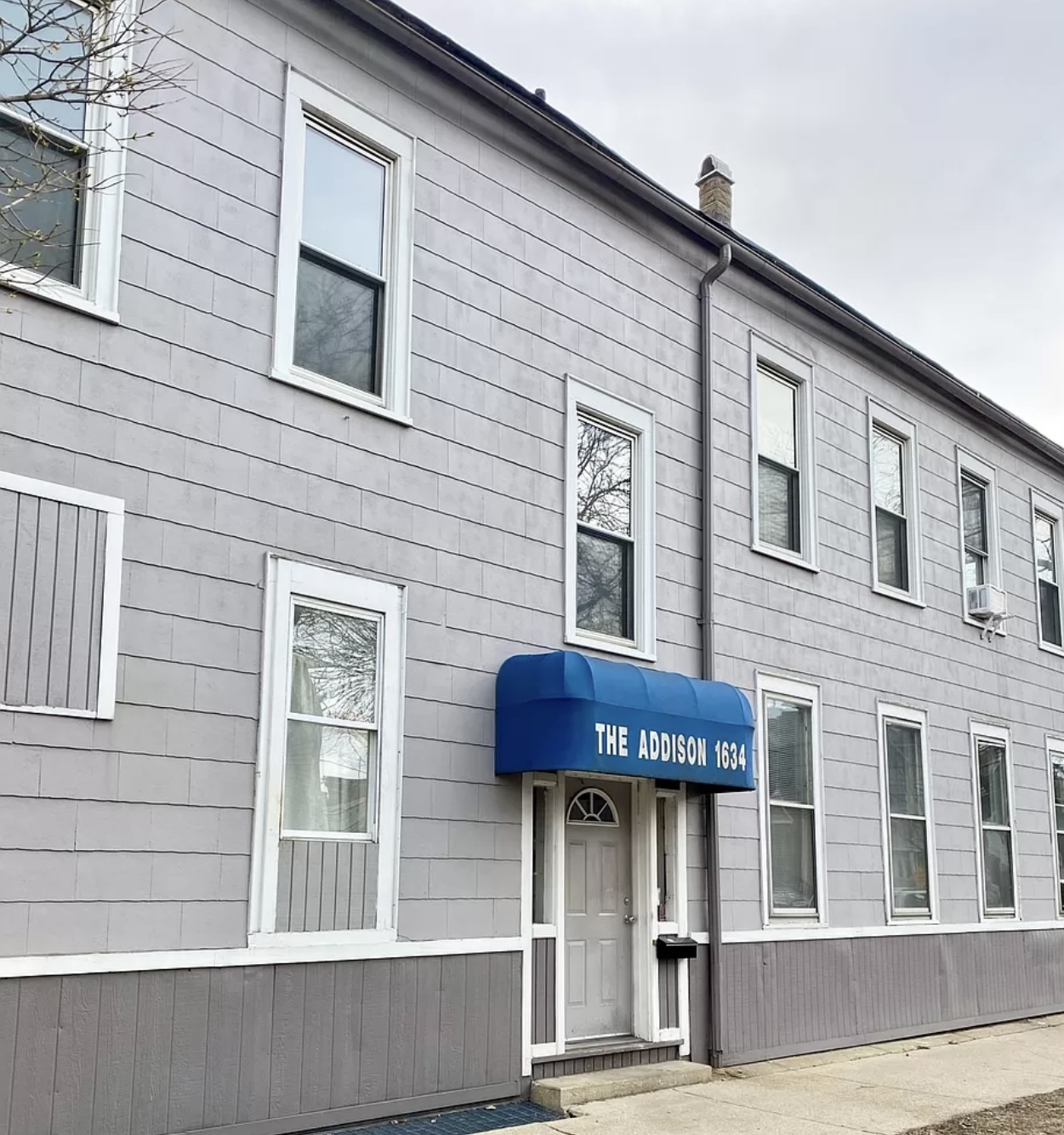 Building Photo - 1634 W Addison St