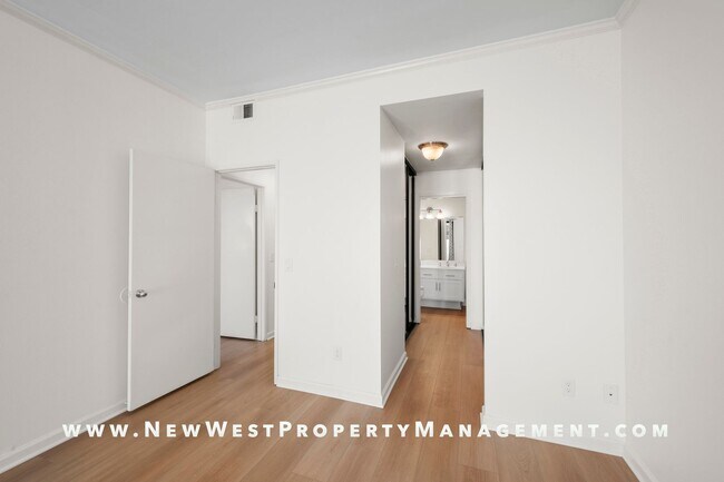 Building Photo - Lovely Marina District 2-bedroom at Park R...