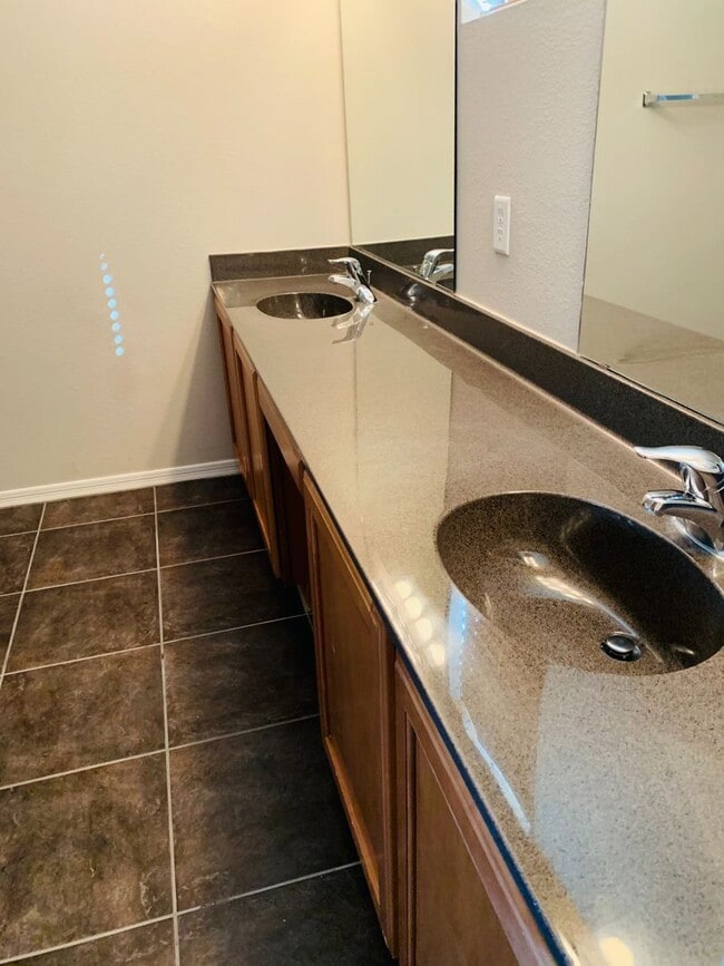 Building Photo - Rancho Sahuarita 4 bedroom 3 bath 2 story Home