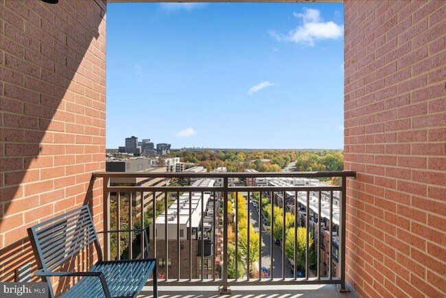 Building Photo - 11760 Sunrise Valley Dr