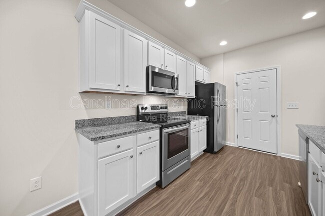 Building Photo - 711 Lackey St