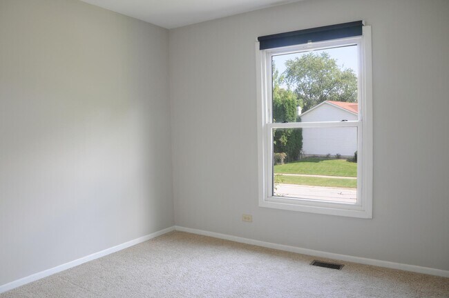 Bedroom 2 - 152 Farm Gate Ln
