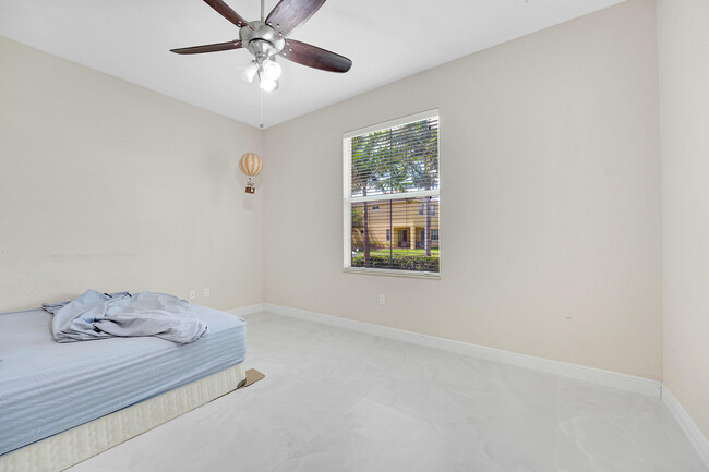 Building Photo - 9485 McAneeny Ct