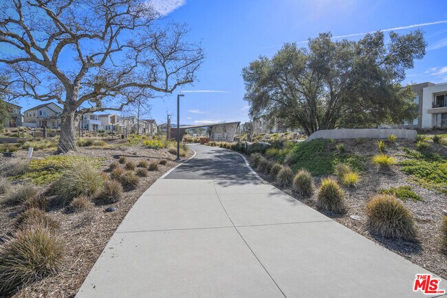 Building Photo - 27109 Vly Oak Pl