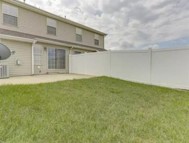 Building Photo - 3446 Stoneway Ct