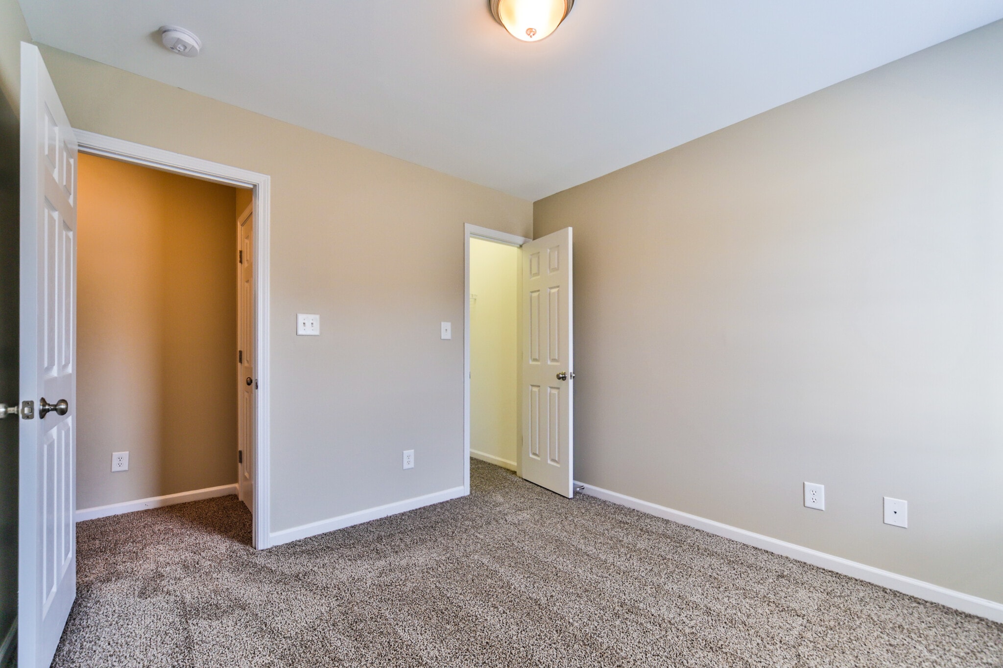 Building Photo - 304 Whitehall Ct