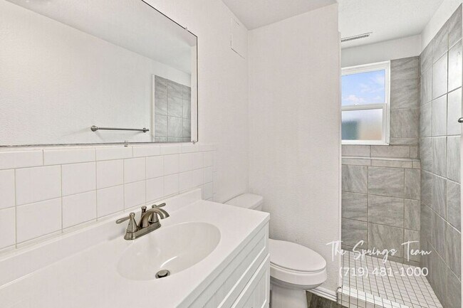 Building Photo - 1495 Prado Dr