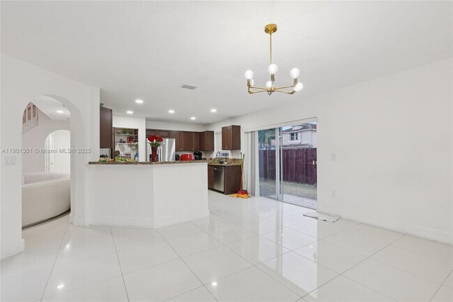 Building Photo - 14804 SW 155th Pl