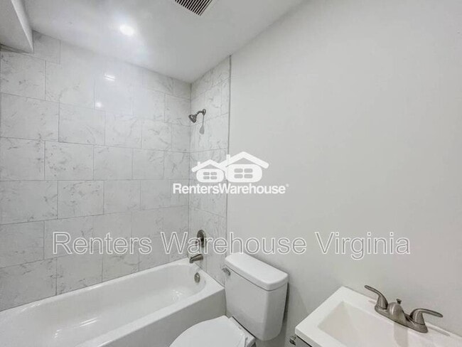 Building Photo - 1375 W Ocean View Ave