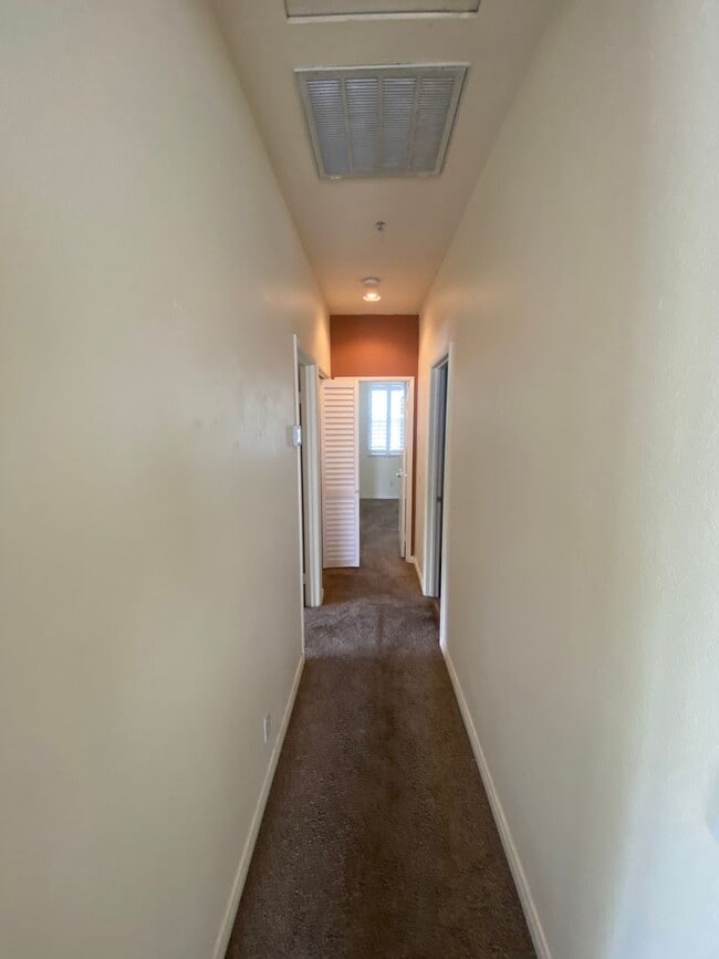 Building Photo - Beautiful 2 Bedroom 2 Bath Condo in the heart of Rancho San Diego!