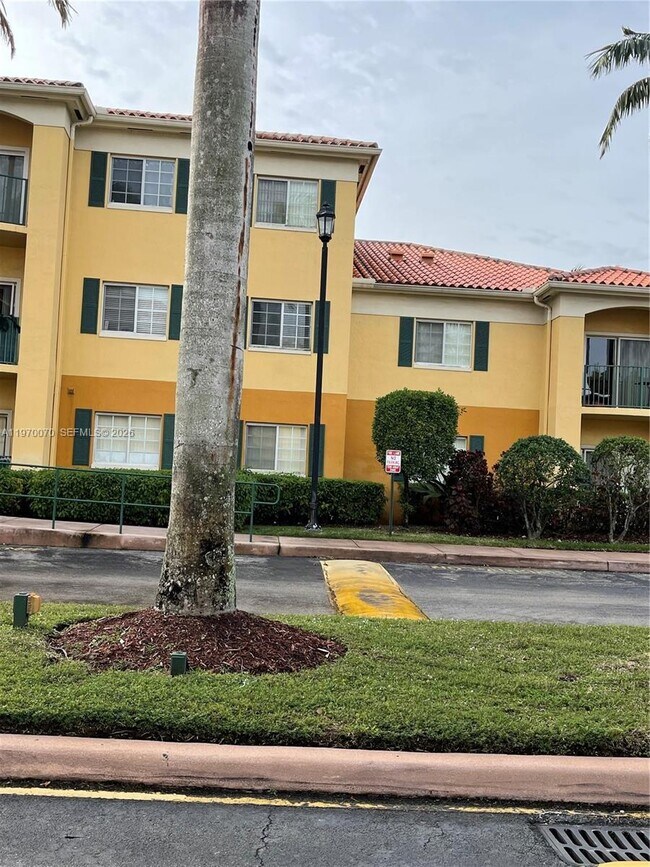 Building Photo - 7240 NW 114th Ave