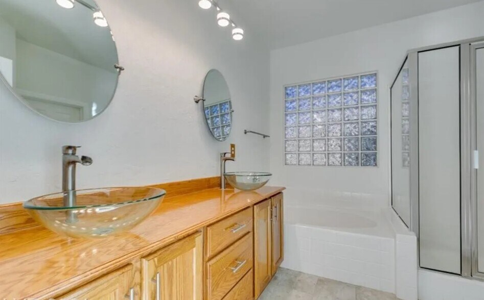 Building Photo - 2659 Lochleven Way