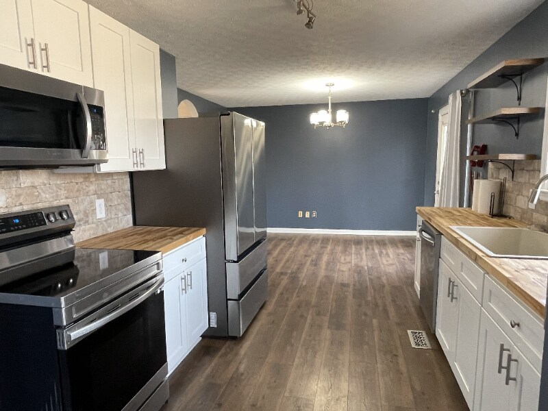 Building Photo - 3505 Curtiswood Ln E