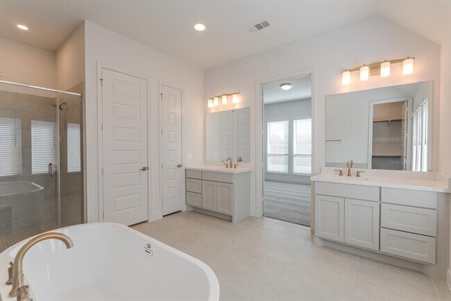 Building Photo - 15835 Wild Rose Bnd Dr