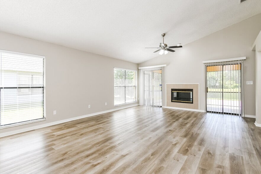 Building Photo - 5514 Deepdale Dr