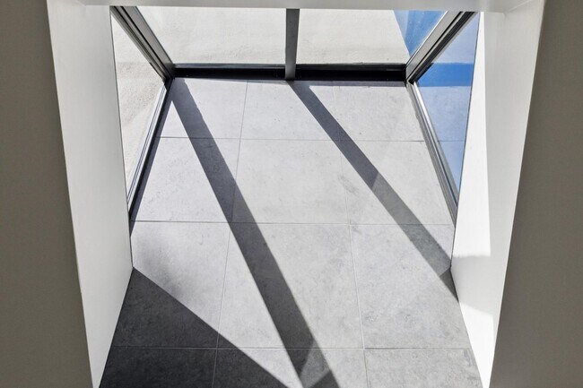 Building Photo - Beautifully Appointed Atherton Estate with Pool & Outdoor Entertaining