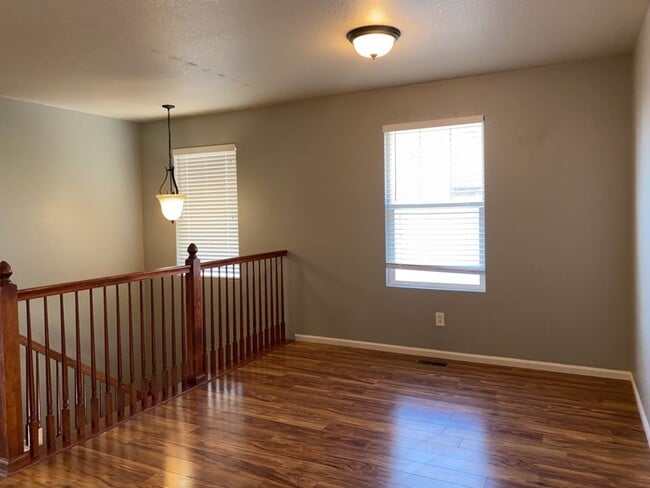 Building Photo - Beautiful 2-Story home near Ft Collins Country Club with easy access to I-25.