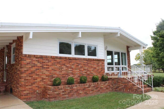 Building Photo - 4241 Burton Ln