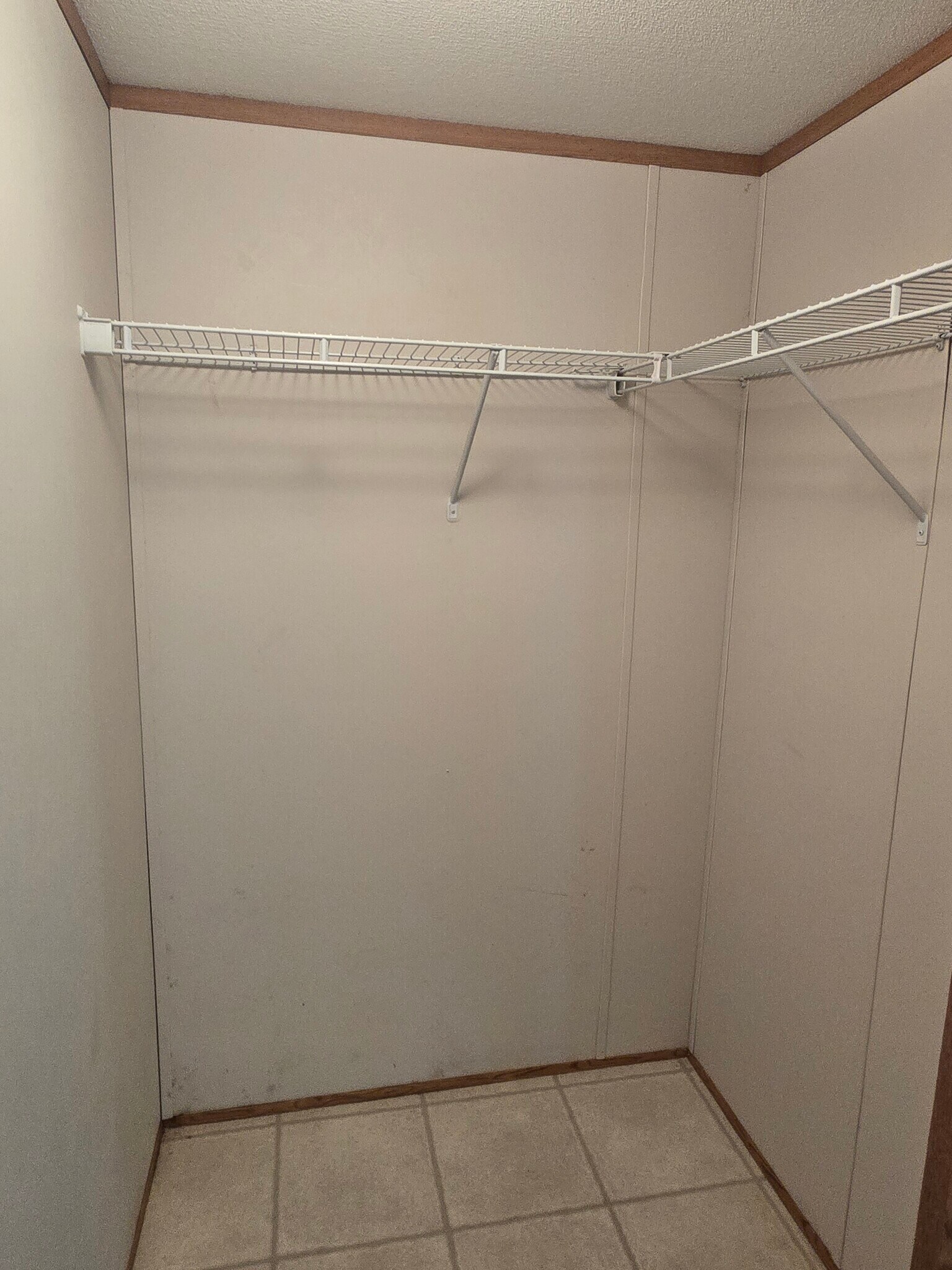 Walkin closet - 7275 Old Madisonville Rd