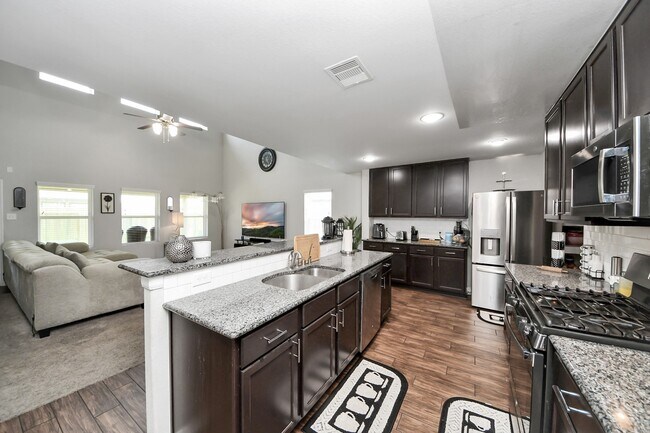 Building Photo - 2643 Ridgeback Dr