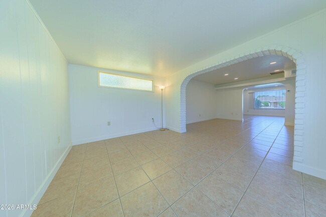Building Photo - 4558 N 15th Ave