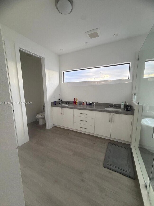 Building Photo - 14651 SW 21st St