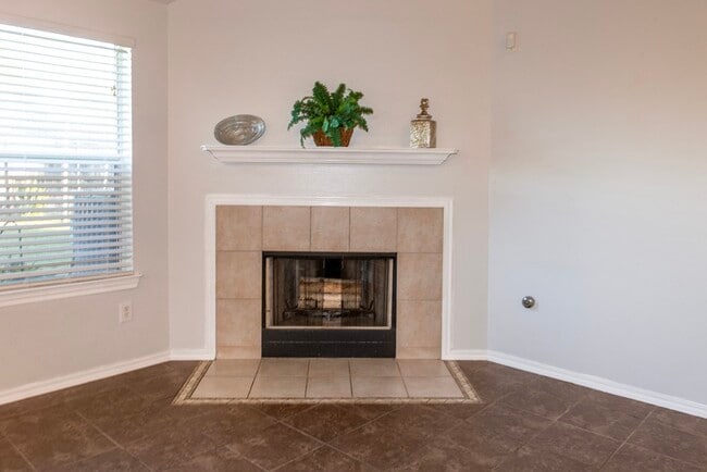 Building Photo - 315 Glade Bridge Ln