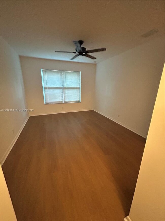 Building Photo - 305 Lewis Ln