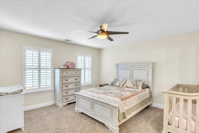 Building Photo - Gorgeous 4 Bed/2.5 Bath in Waterways Township!