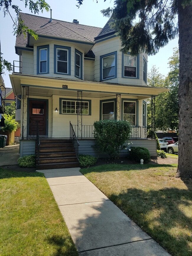 Primary Photo - 387 Lafayette Ave