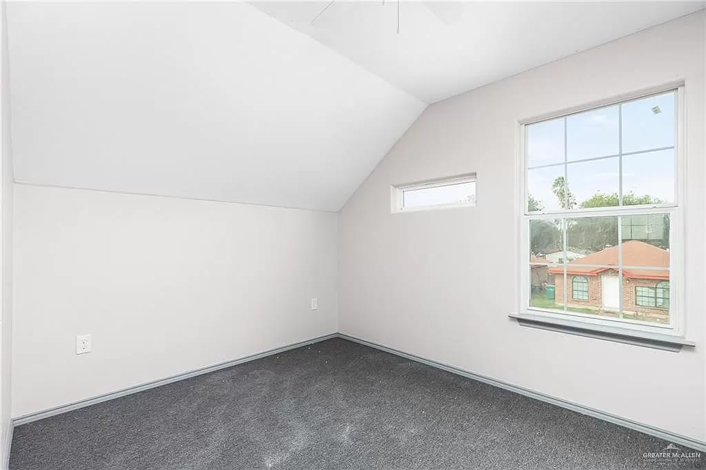 TV-play room - 2809 Melanie Dr