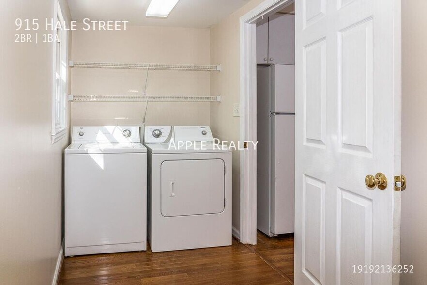 Building Photo - 915 Hale St