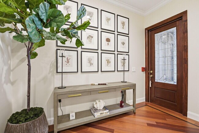 Building Photo - 921 Osceola Dr