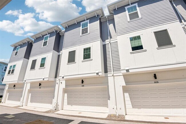 Building Photo - 3129 4th Ter N