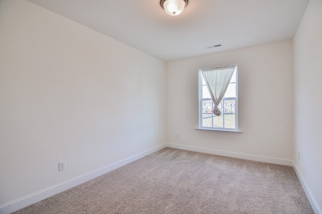 Building Photo - 145 Noble Deer Wy