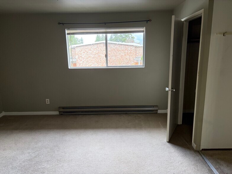 Bedroom - 12231 SE 59th St