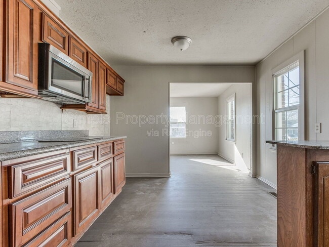 Building Photo - 517 E Boeing Dr