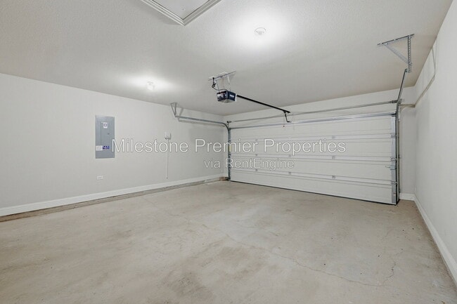 Building Photo - 425 Hoot Owl Hl