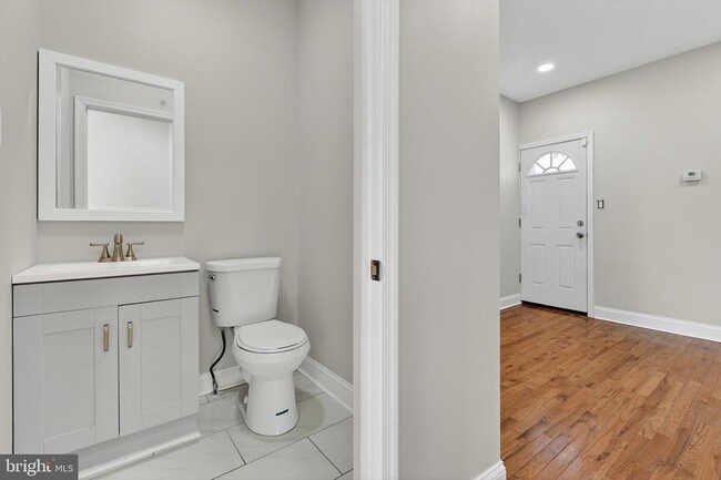 Building Photo - 2543 Nicholas St