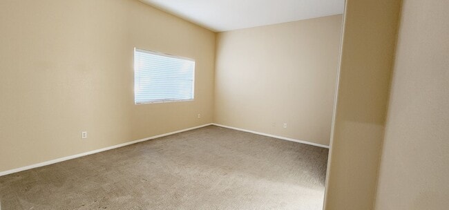 Building Photo - HAVE YOU SEEN THIS???