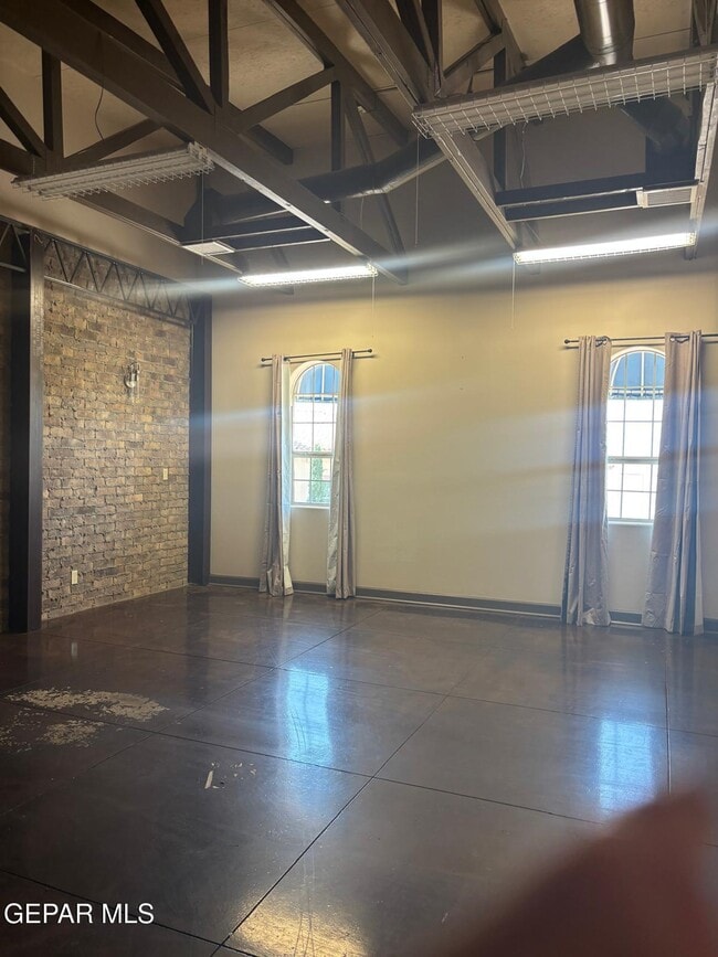 Building Photo - 6350 Escondido Dr