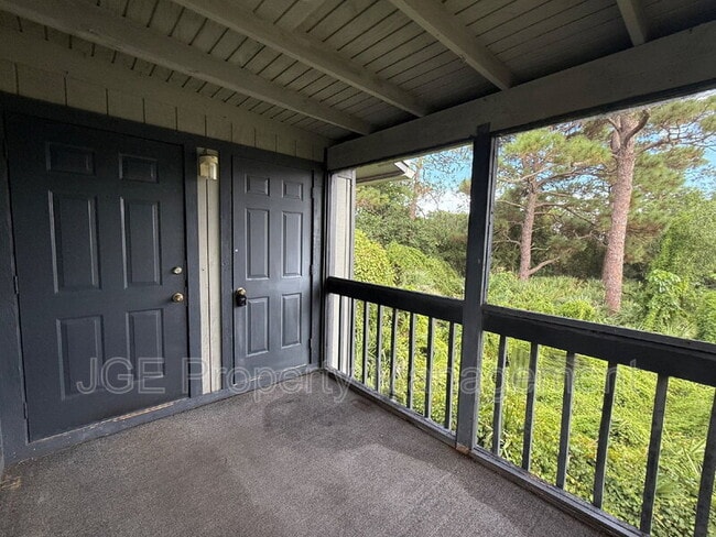 Building Photo - 8228 SE Croft Cir